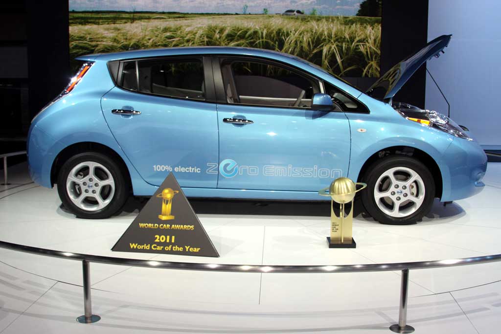Leaf-2011-World-Car_2
