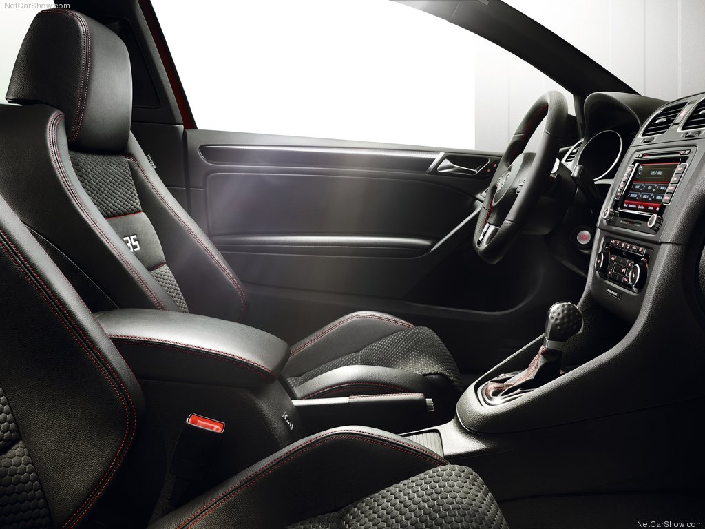 Golf_GTI_Edition_35_03
