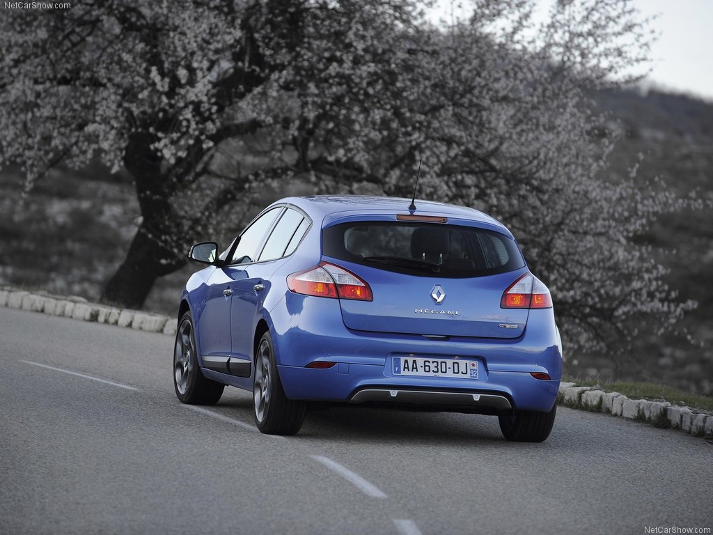 Renault-Megane_GT_1
