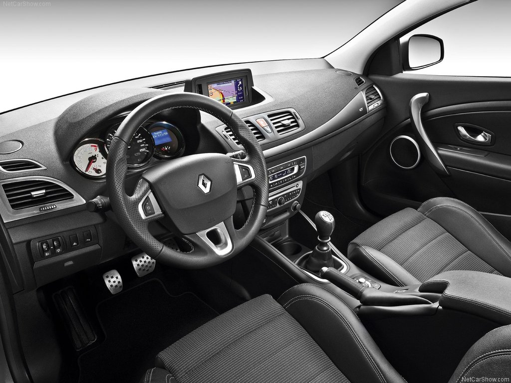 Renault-Megane_GT_2