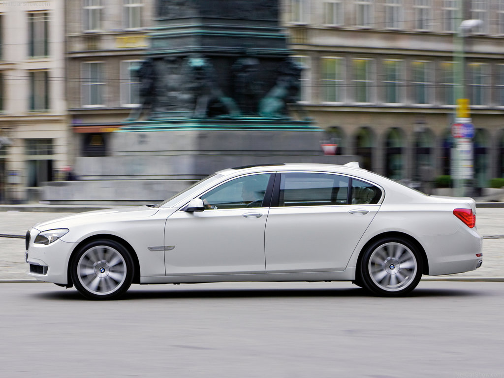 BMW-760Li