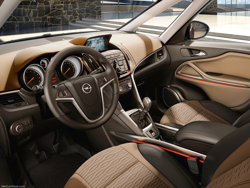 Opel-Zafira_Tourer_02
