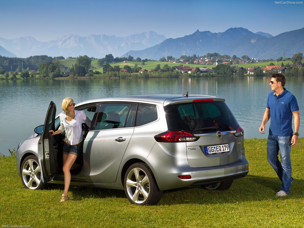 Opel-Zafira_Tourer_27