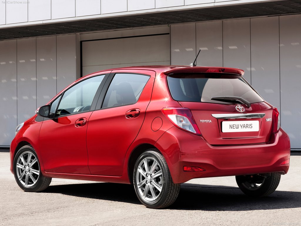 Toyota-Yaris-j