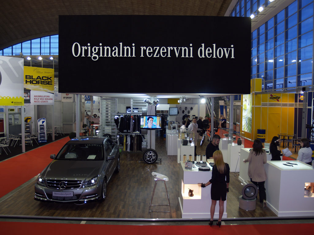 Mercedes_Benz-02