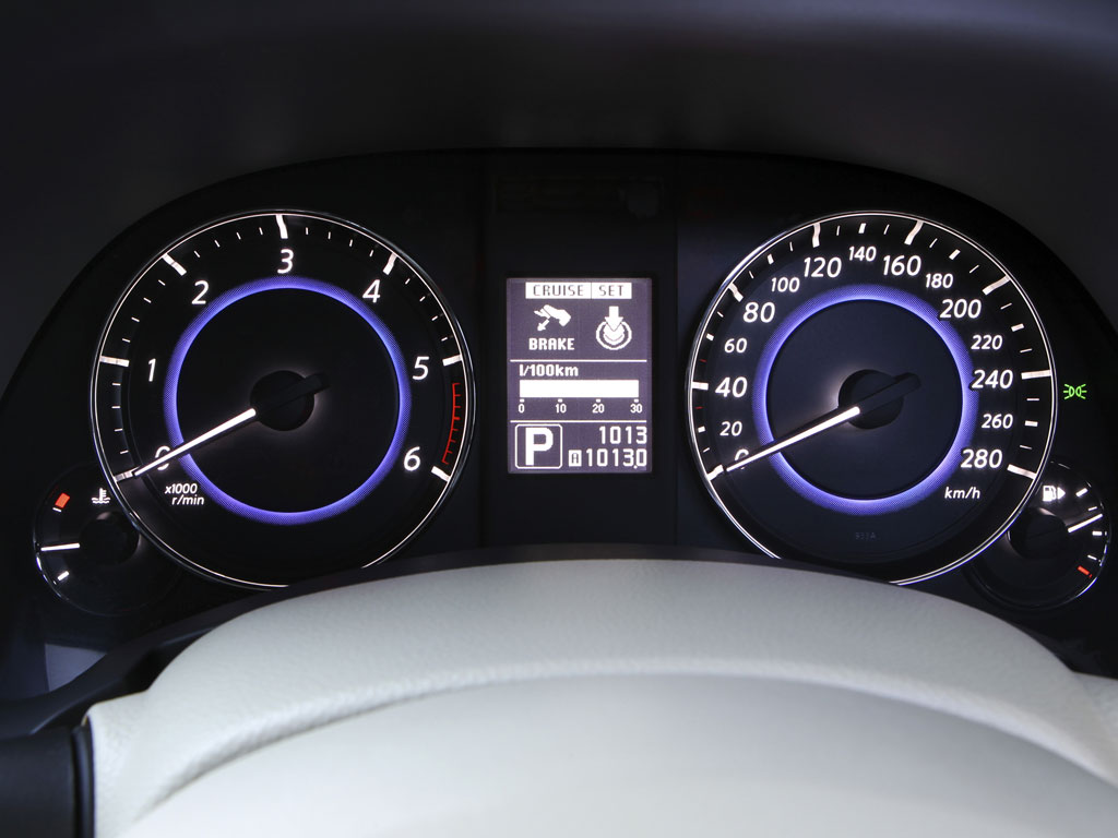 Infiniti-FX_04