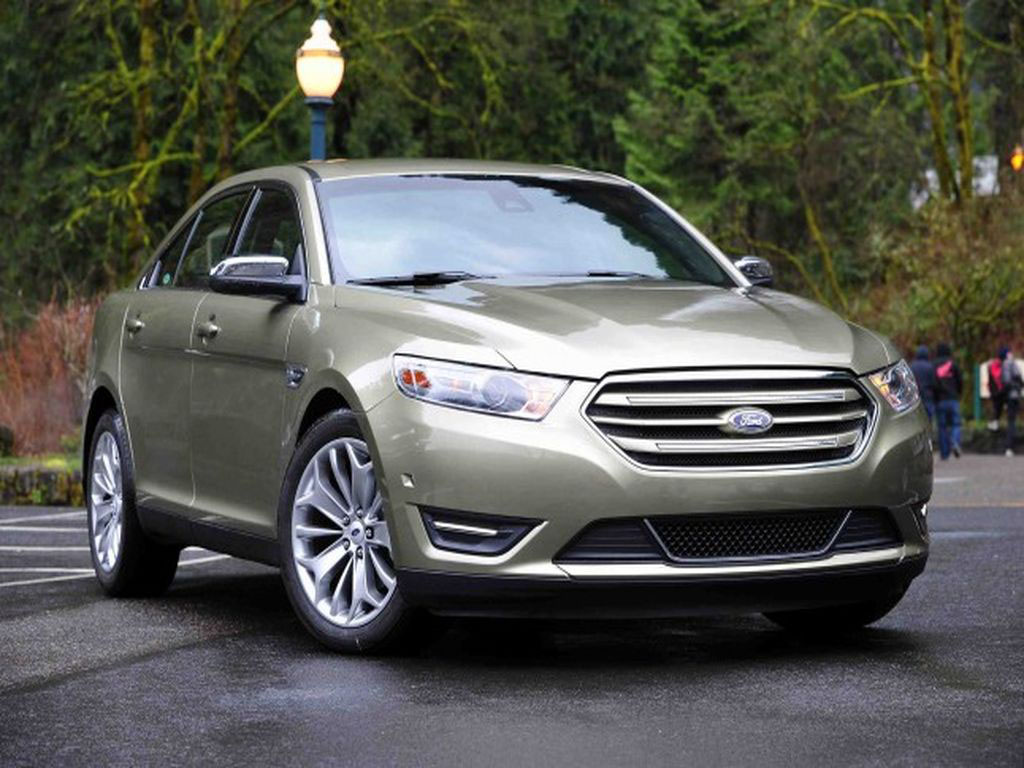 Ford-Taurus-2013