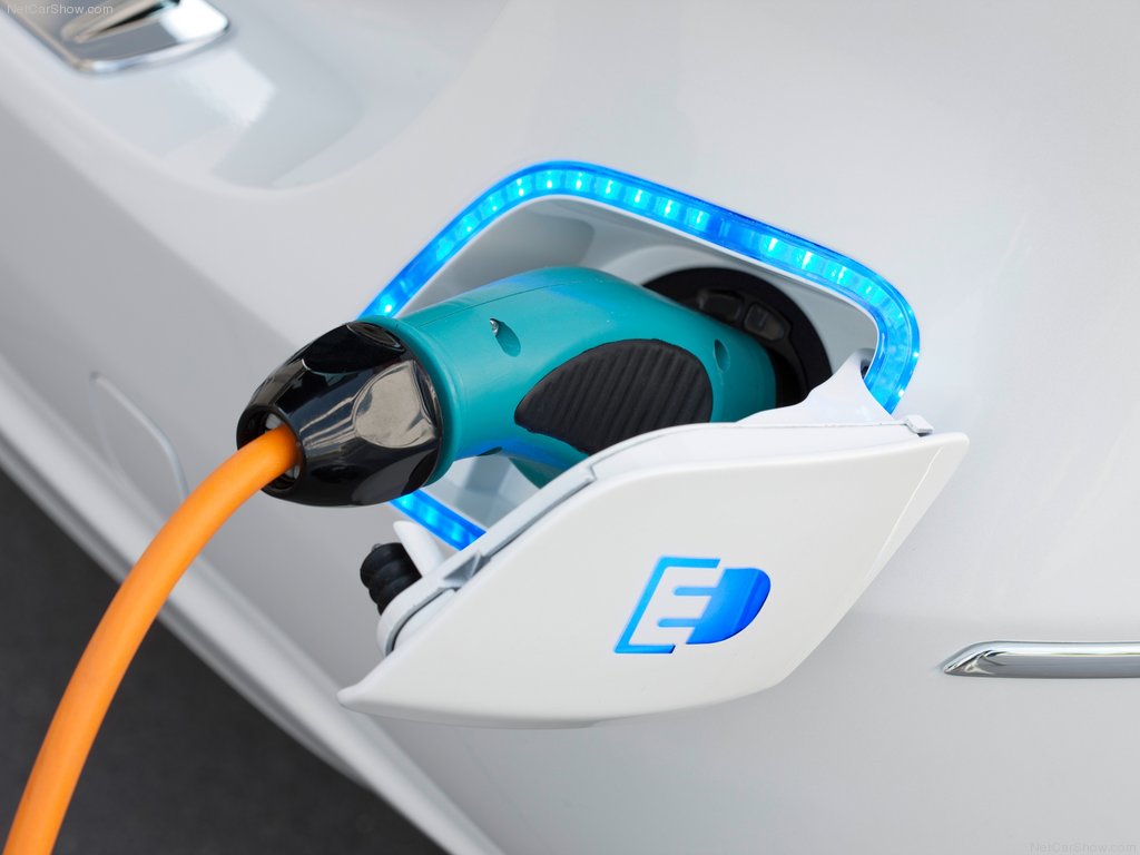 B-Class-E-CELLPlus-03