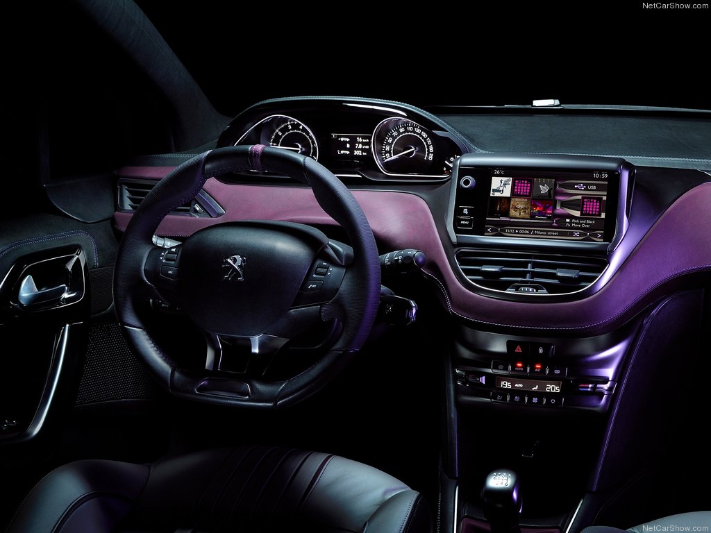 Peugeot-208_XY-interior