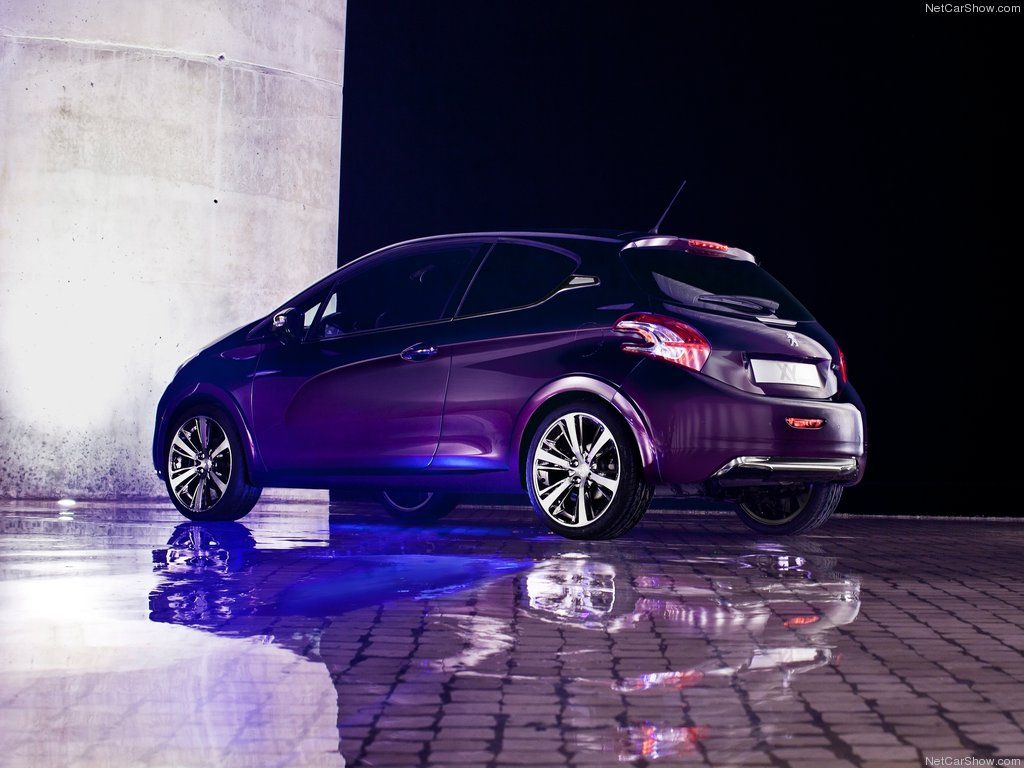 Peugeot-208_XY-rear