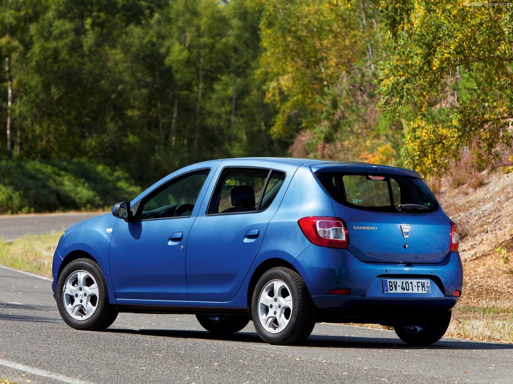 Dacia-Sandero-03