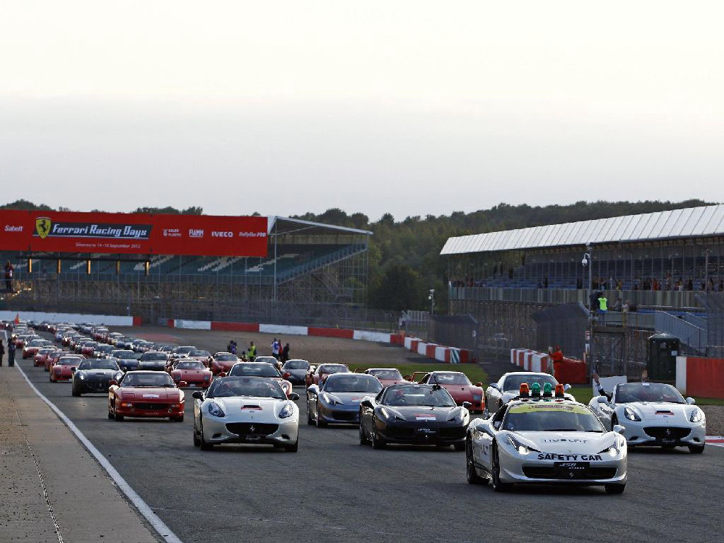 Ferrari_Parade_2