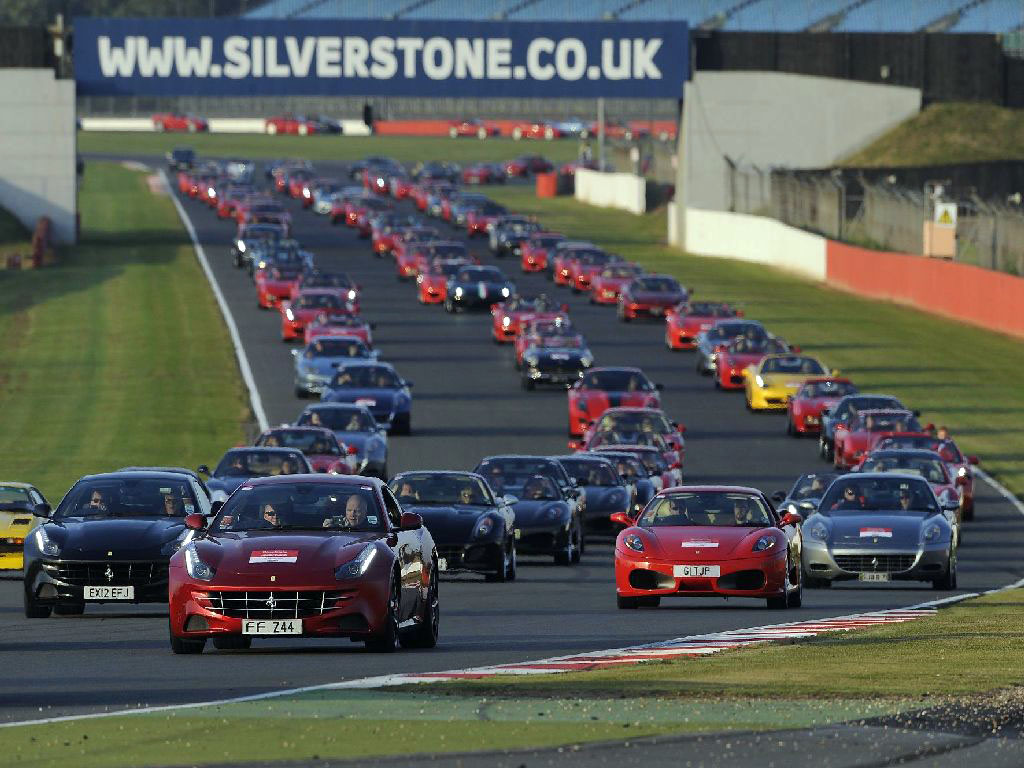 Ferrari_Parade_3