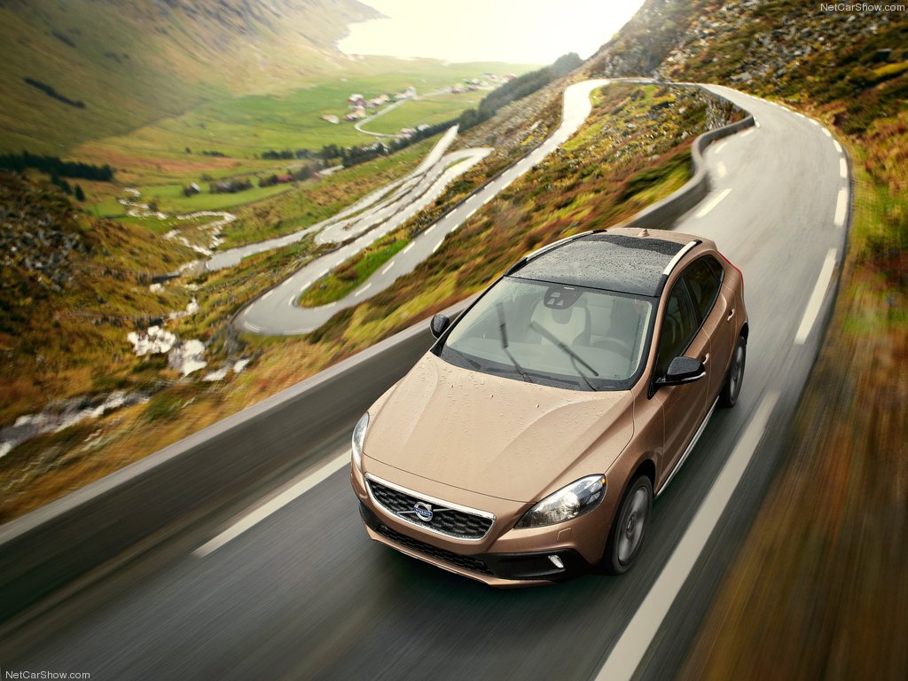Volvo-V40_Cross_Country_04