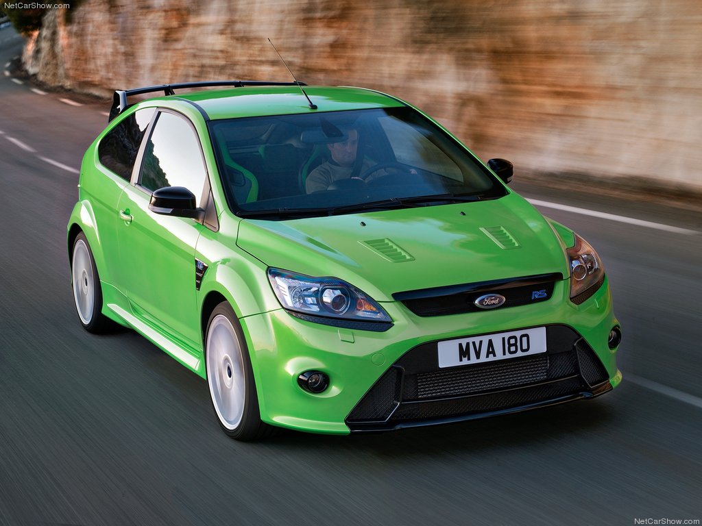 Ford-Focus_RS-front