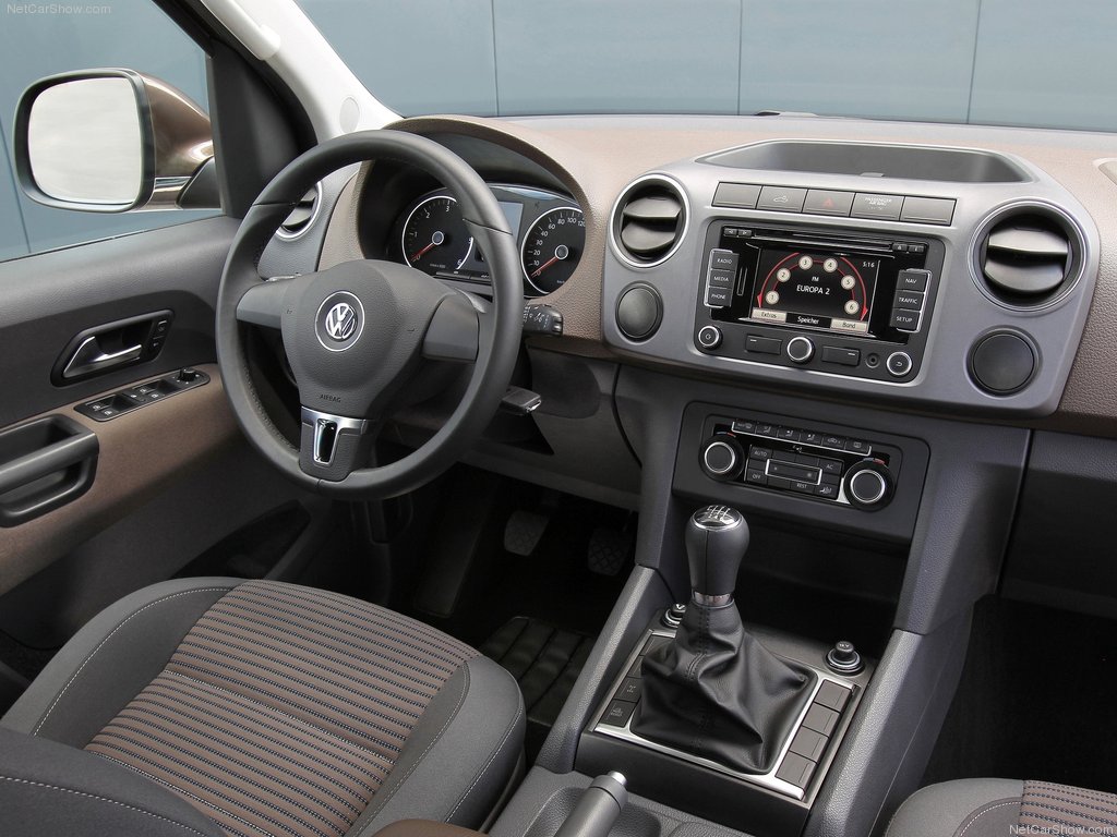 Volkswagen-Amarok-interior