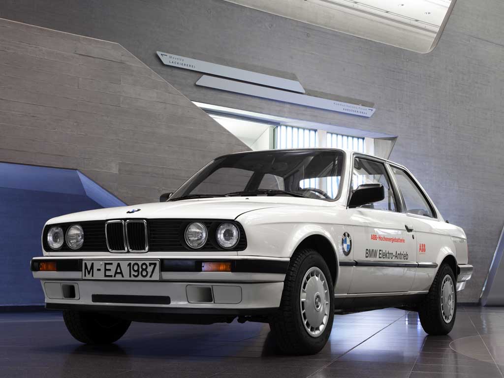 BMW-325-iX-Electric