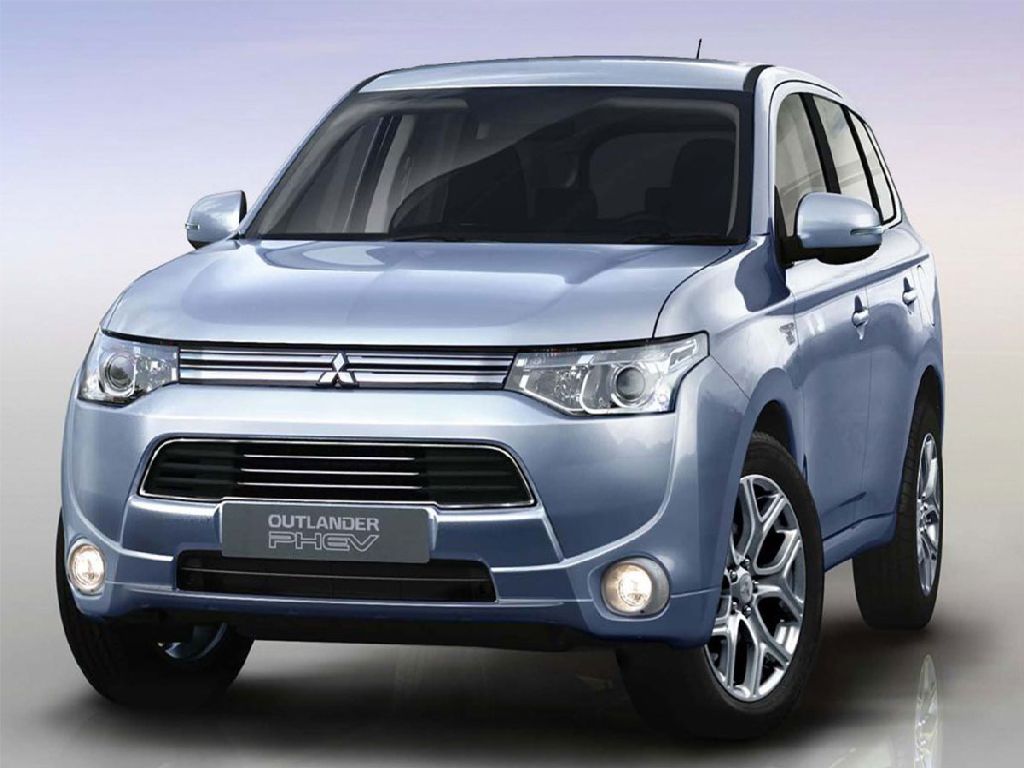 Mitsubishi-Outlander-PHEV-01