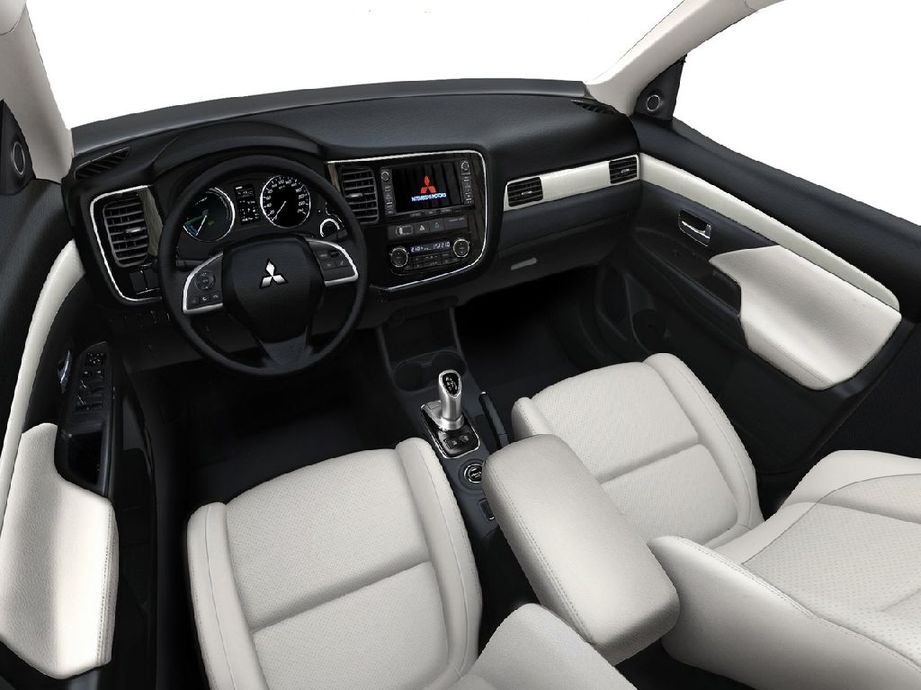 Mitsubishi-Outlander-PHEV-03
