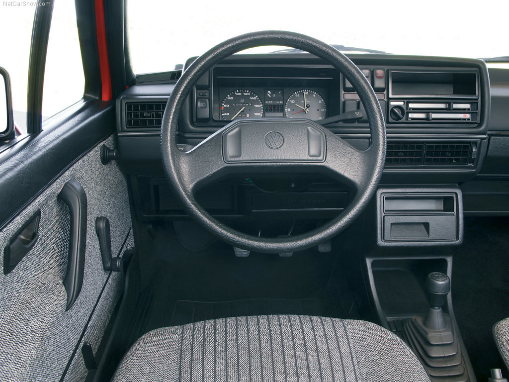 Volkswagen-Golf_II-03