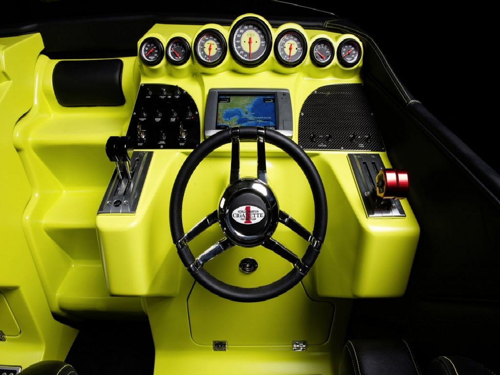 Cigarette-AMG-Electric-Drive-boat-concept-02