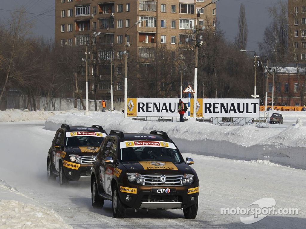 Renault-Duster-Race-of-Stars-Moscow-01