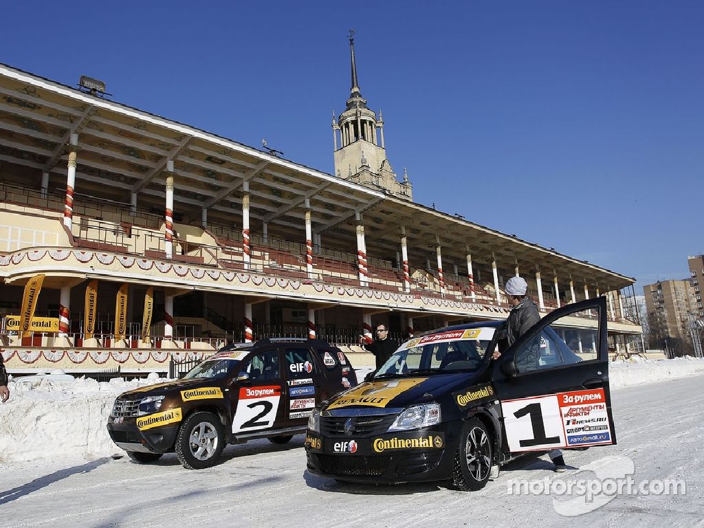 Renault-Duster-and-Renault-Logan-Race-of-Stars-Moscow-02