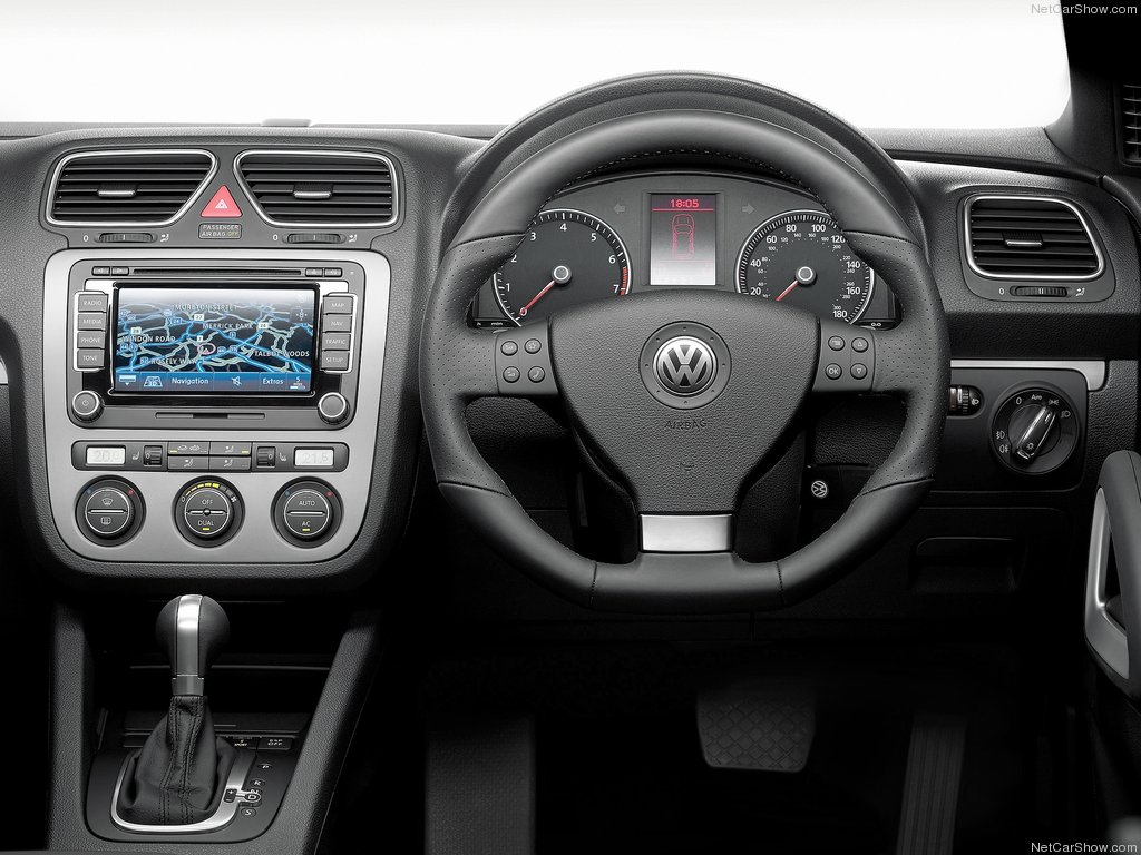 Volkswagen-Scirocco-04t