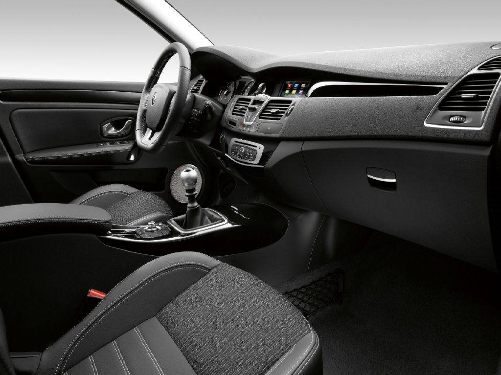 Renault-Laguna-facelift-03