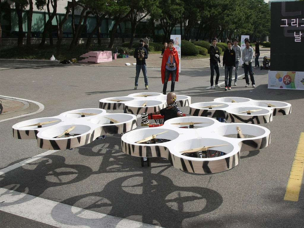 Hyundai-Multi-Rotor-Flying-Car