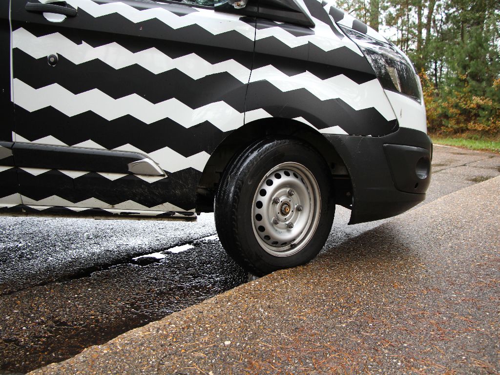 Ford-Transit-Custom-transit-durability-testing-01