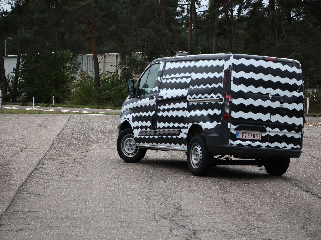 Ford-Transit-Custom-transit-durability-testing-05