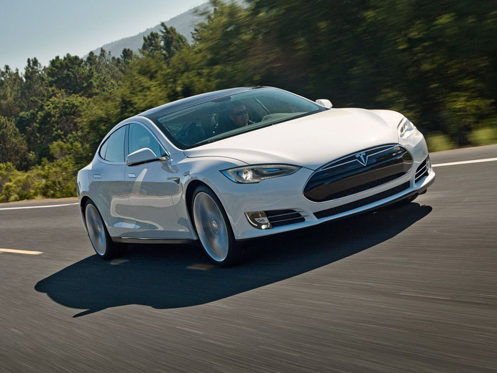 Tesla-Model_S-01
