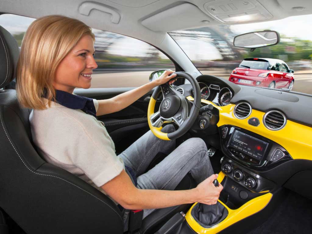 Opel-ADAM-IntelliLink-01