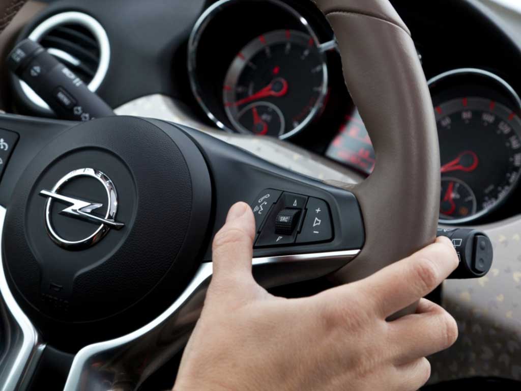 Opel-ADAM-IntelliLink-02