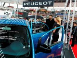 Divac na štandu Peugeot