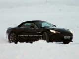 Aston Martin Vanquish Volante snimljen na snegu