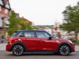 Prvi Mini s petoro vrata