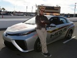 Schwarzenegger u Toyoti Mirai na NASCAR-u