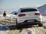 Terencima Mercedes-Benz na vrh snežne Jahorine