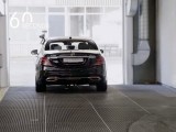 Autonomna S Klasa u krugu fabrike