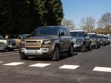 Land Rover ustupio Defendere Crvenom krstu