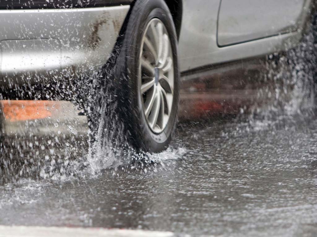 Akvaplaning je veoma opasan