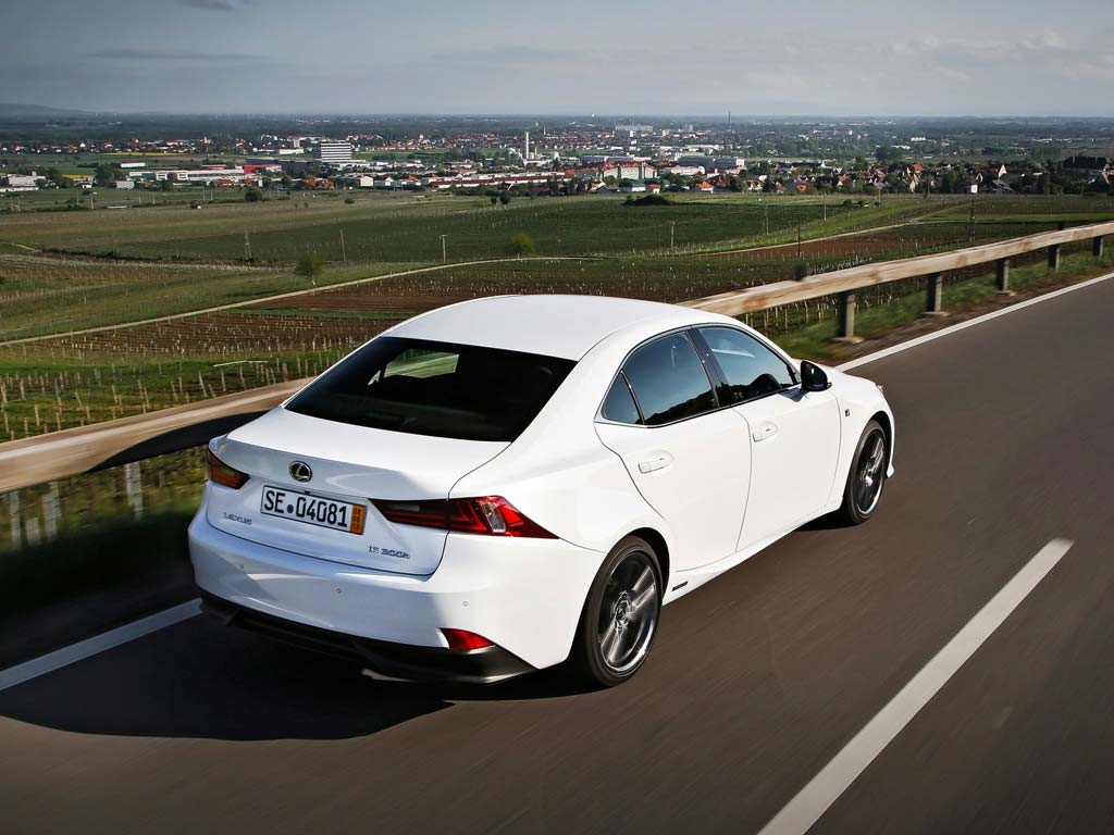 Lexus IS