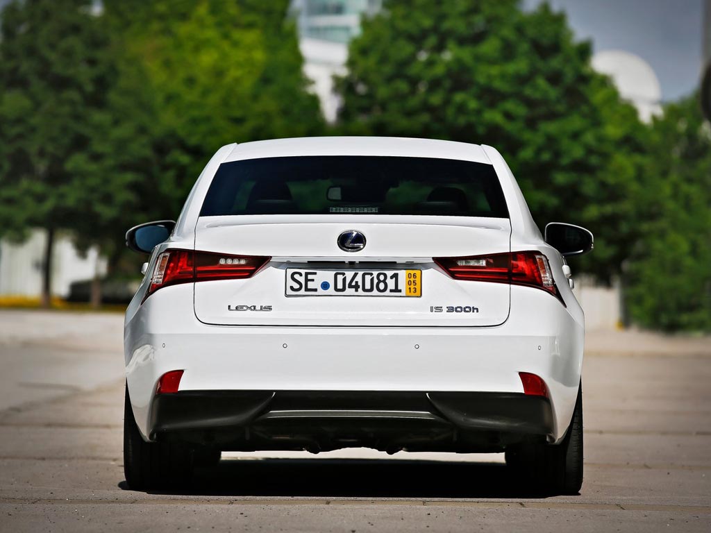 Lexus IS