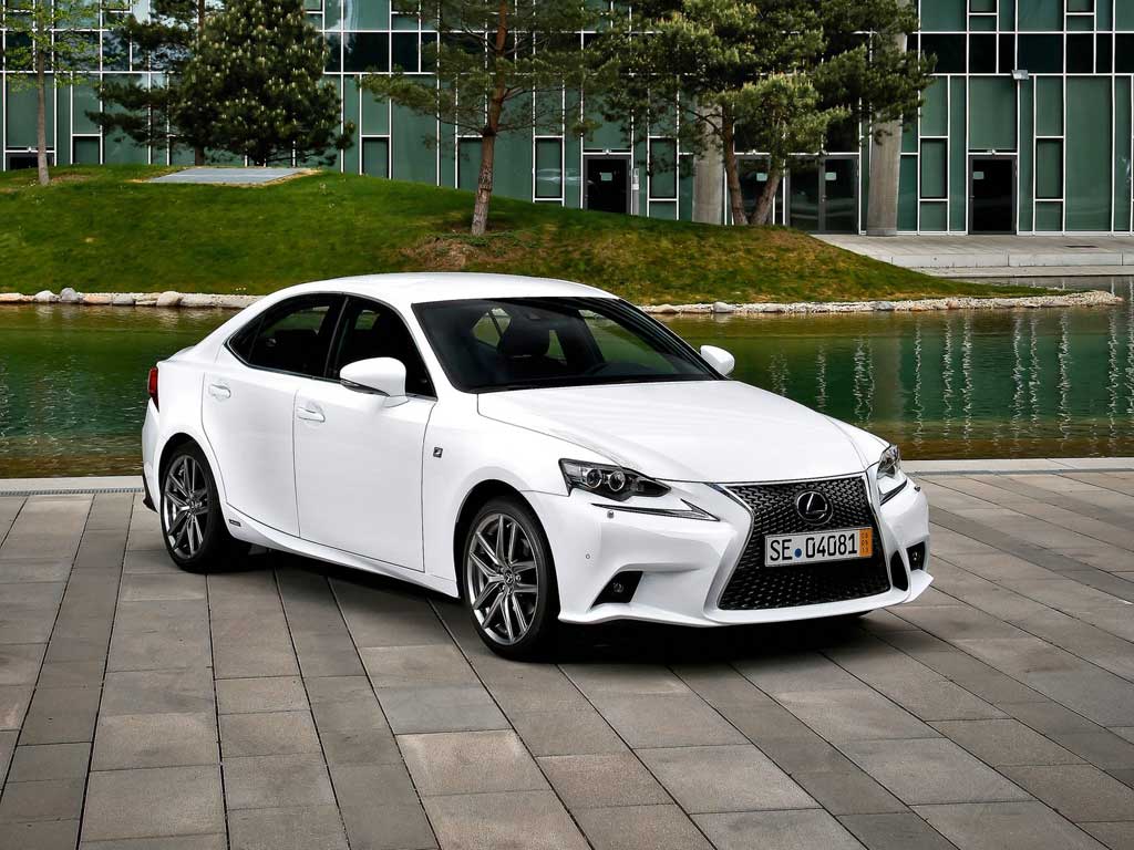 Lexus IS