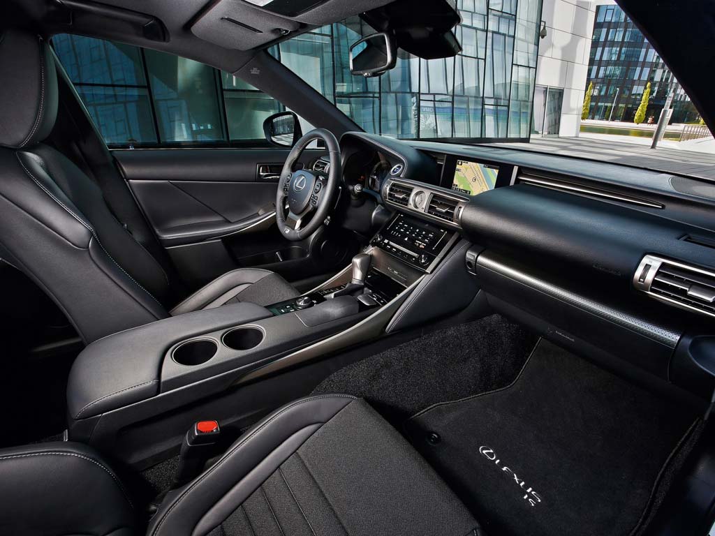 Lexus IS