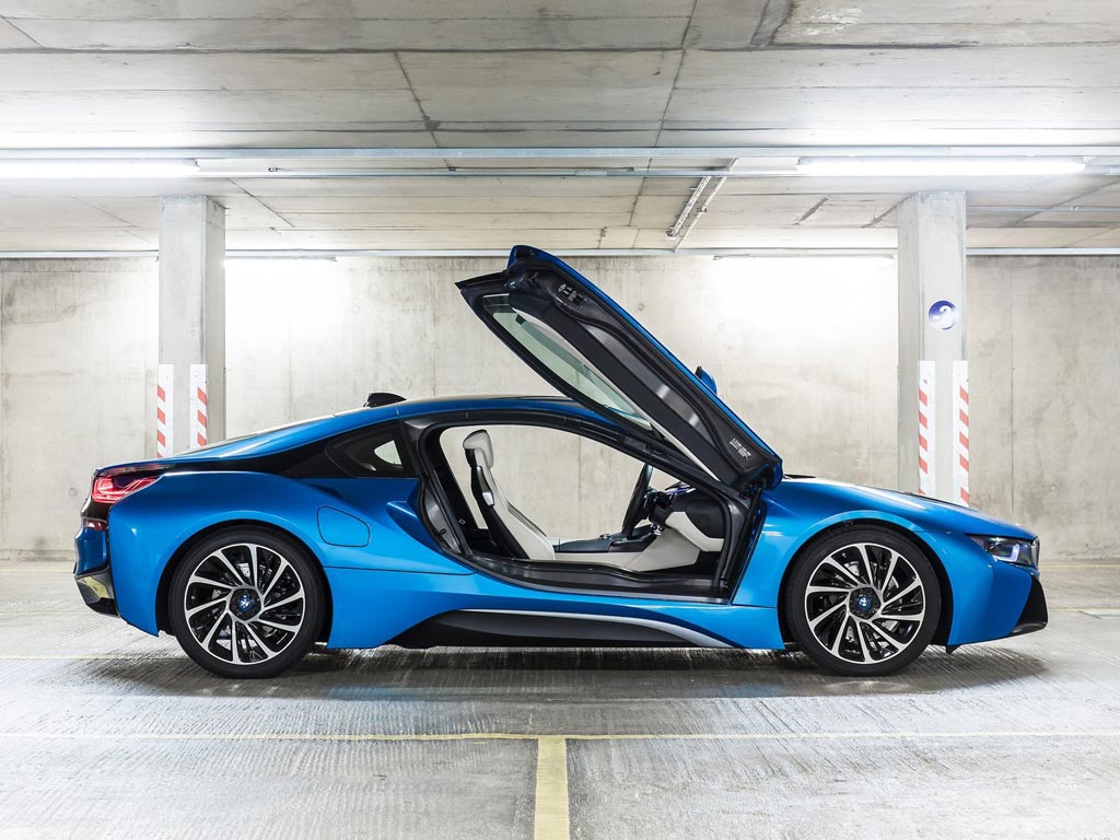 BMW i8