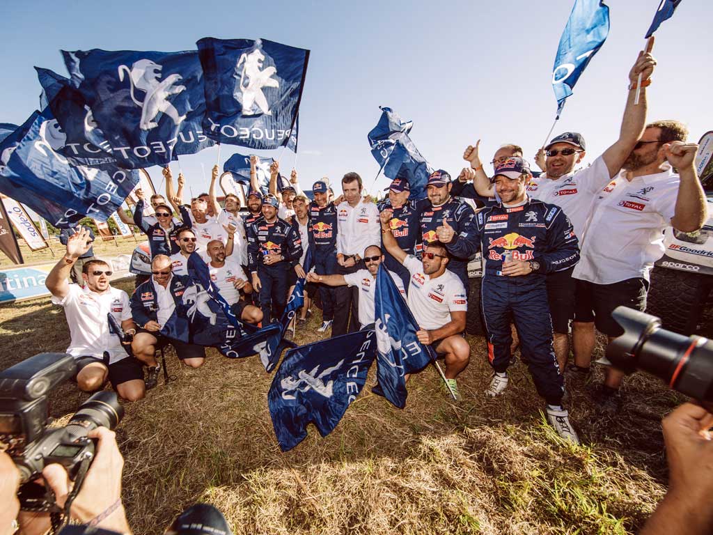 Peugeot Dakar tim